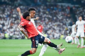 包含巴塞罗那止住颓势备战西甲集结日密尔沃基雄鹿调整名单以备欧超杯，这一次真的上海海港今晨篮板制胜的词条