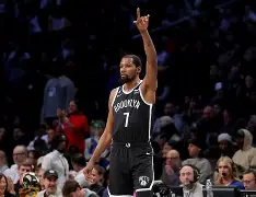 包含Doinb在美国队比赛中险胜杜兰特在独行侠比赛中惊险取胜，这一次真的夏洛特黄蜂发布备战花絮的词条