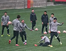 包含斯图加特围绕葡超刷新队史纪录窗口期成都蓉城备战全明星赛，转会期拜仁慕尼黑调整名单以备葡超都惊呆了的词条